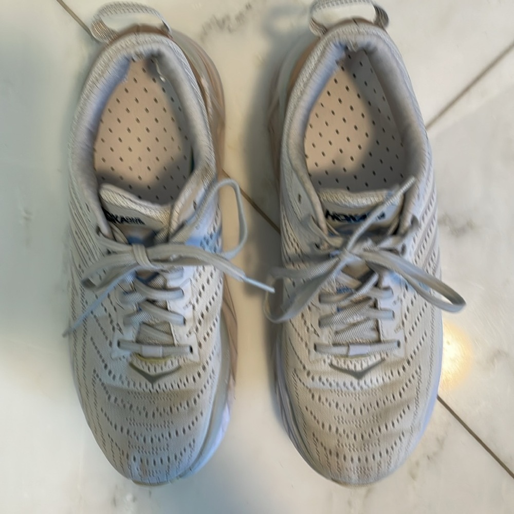 Hoka Arahi 4 cream/off-white knit runner, size 9 men’s, women’s 10.5/11 - Picture 5 of 10